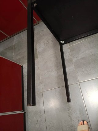 Mesa de cocina negra y gris