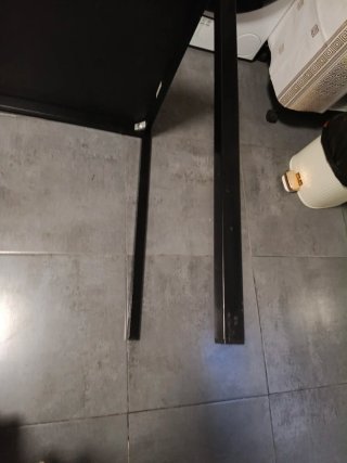 Mesa de cocina negra y gris