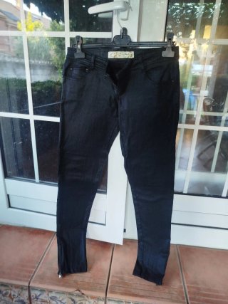 Vaqueros negros con brillo Talla 40