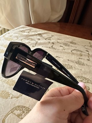 Gafas de sol Tommy Hilfiger negras