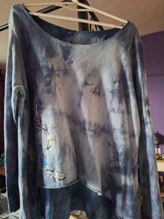 Camiseta manga larga pintada a mano