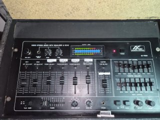 Ampli EP 300 Turbo /Mezclador Equalizor QT 7002H