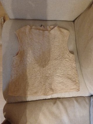 Blusa beige sin mangas