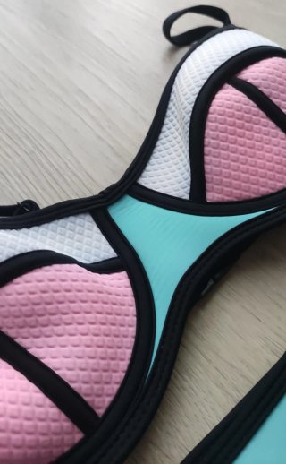 Bikini neopreno. Talla S