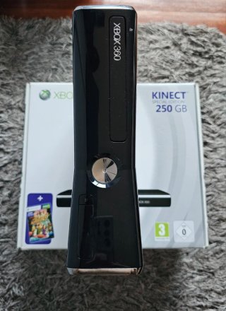 Xbox 360 Kinect Special Edition 250 GB