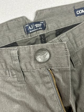Pantalón Armani Jeans chino gris talla 42