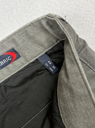 Pantalón Armani Jeans chino gris talla 42