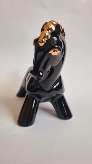 Caballo Porcelana Jango Vintage Negro Dorado