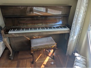 Piano Petrof K-115