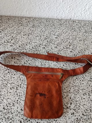 Riñonera de piel nueva