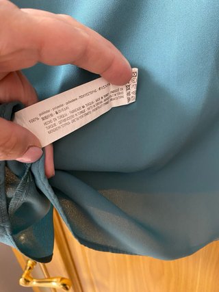 Blusa Zara sin mangas con volantes