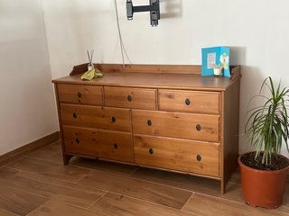 Cómoda de madera Ikea