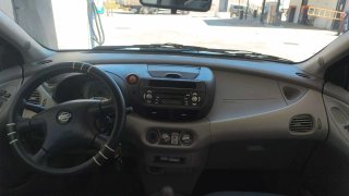 Nissan Almera 2005