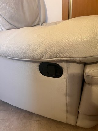 Sillón reclinable de piel blanco