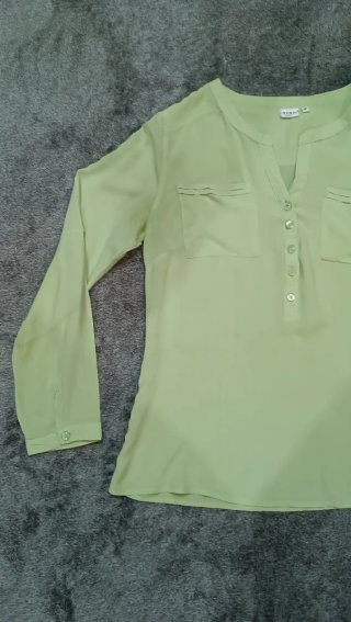 Blusa fluida manga larga verde lima
