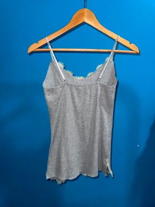 Blusa tirantes encaje vintage gris S
