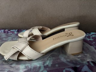 Sandali donna beige n. 34