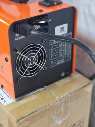 Soldadora Inverter Hitbox MIG 140A