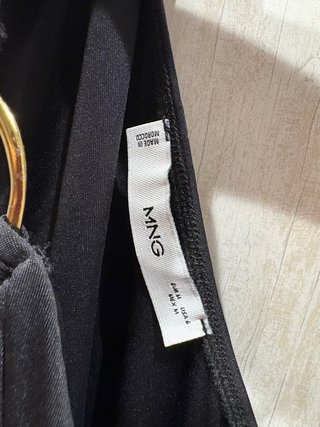 Vestido asimétrico negro Mango