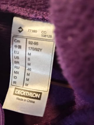 Chaqueta Decathlon Morada con Capucha