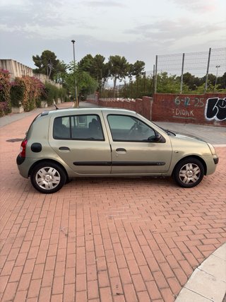 Renault Clio 2003