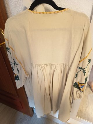 Vestido Zara bordado talla L