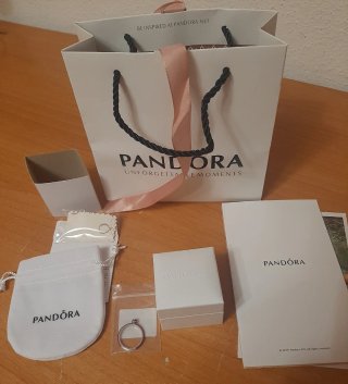 Anello Pandora in Argento Cuore Rosso