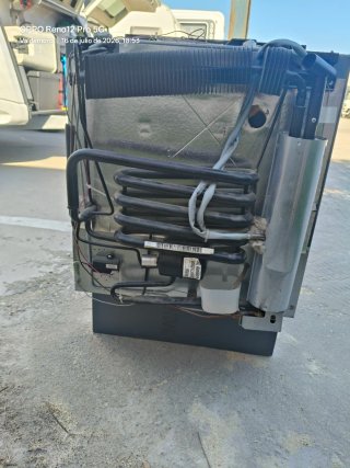 NEVERA DOMETIC RMS 8550 Trivalente Paso Rueda