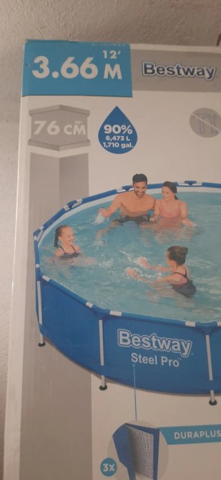 Piscina desmontable. Estructura sin lona.
