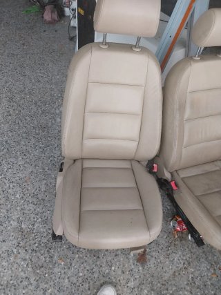 Asientos delanteros Audi Beige