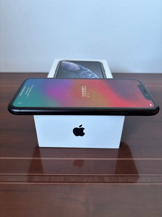 iPhone XR 128GB Negro + Funda + Cargador