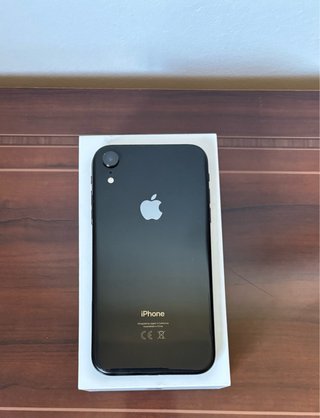 iPhone XR 128GB Negro + Funda + Cargador