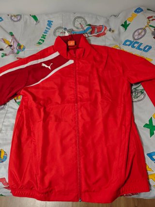 Chaqueta deportiva Puma roja Talla M