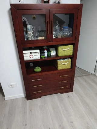 Mueble de salón madera oscura