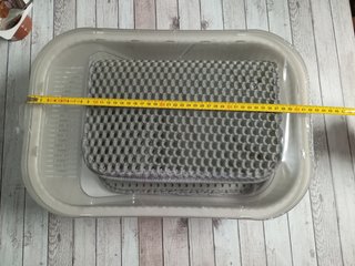 Arenero para gatos con alfombra y pala