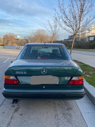 Mercedes-Benz 300E 1992