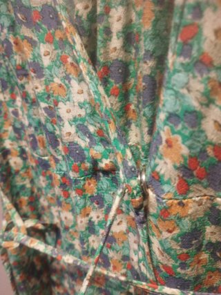 Vestido cruzado floral de verano