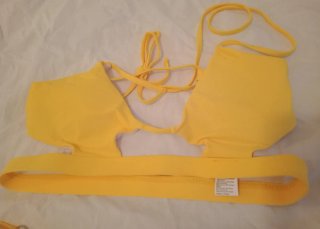 Bikini tanga amarillo sin estrenar