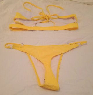 Bikini tanga amarillo sin estrenar
