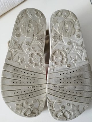 Sandalias Geox niña leopardo y fucsia