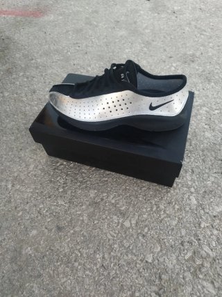 Zapatillas Nike Air Plata y Negro
