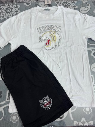 Conjunto Kenzo Camiseta Blanca y Pantalón Negro