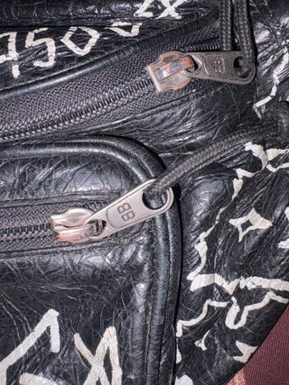 Riñonera Balenciaga Graffiti Explorer Negra