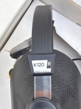 Auriculares AKG K120 Negros