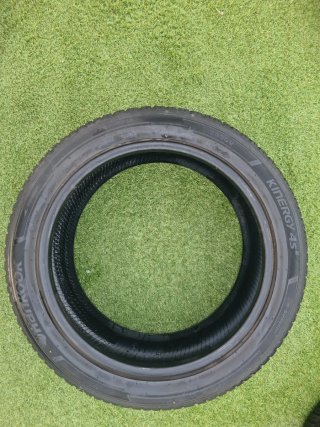 2 o 4  Neumáticos ocasion hankook 235/45/18 98Y