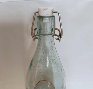 Botella Vintage Revoltosa 1 litro.