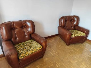Juego de sillones de cuero con asiento tapizado