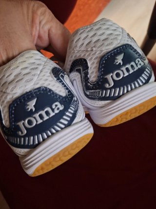 Zapatillas Fútbol Joma Blancas y Plateadas