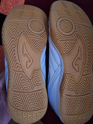 Zapatillas Fútbol Joma Blancas y Plateadas