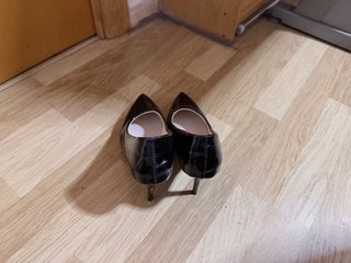 Zapato de tacón negro brillante - usados una vez